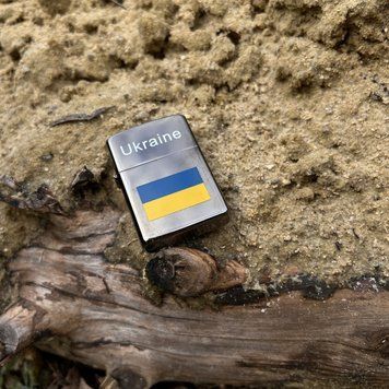 Запальничка бензинова Україна 🇺🇦 No4483 Флаг Черная Глянец 1586 фото