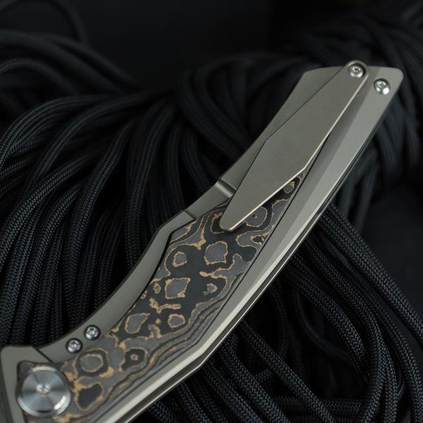 Нож складной BESTECH TOGATTA BT2102G Titanium + Damascus Copper Carbon Fiber M390 BT2102G фото