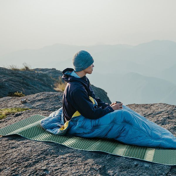 Килимок туристичний складаний одномісний IXPE Naturehike CNK2450WS044 з алюмінієвою плівкою, 195x60x1.8 см, оливковий 6927595788356 фото