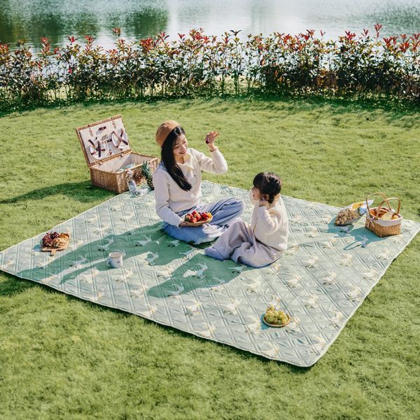 Килимок для пікніка водостійкий Naturehike CNK2350WS010, 145x170 см, зелений з принтом 6976507661676 фото