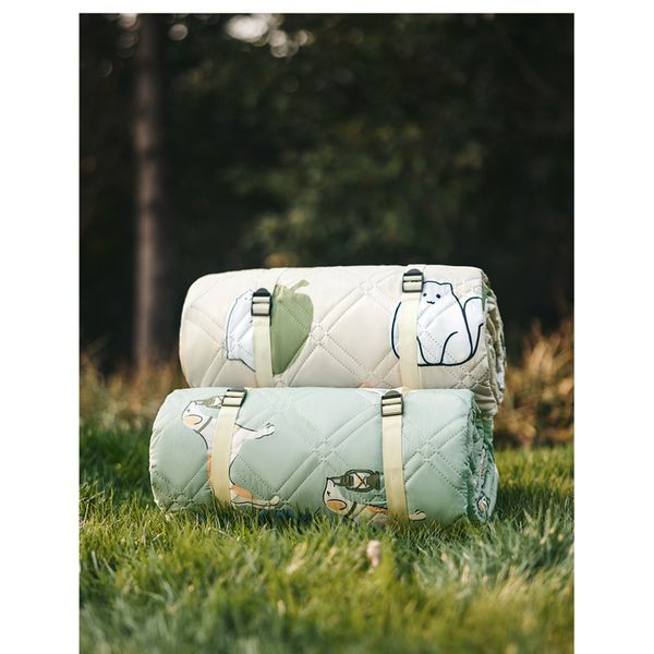 Килимок для пікніка водостійкий Naturehike CNK2350WS010, 210x240 см, бежевий з принтом 6976507661720 фото